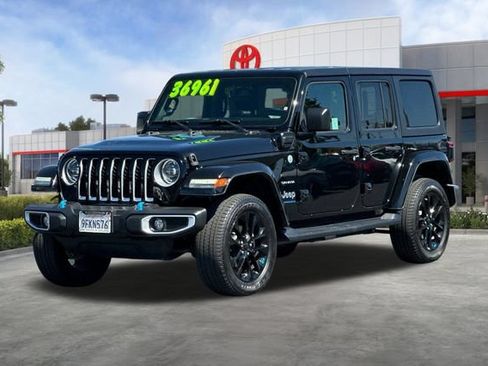 Used 2023 Jeep Wrangler Unlimited Sahara AWD/4WD image 10