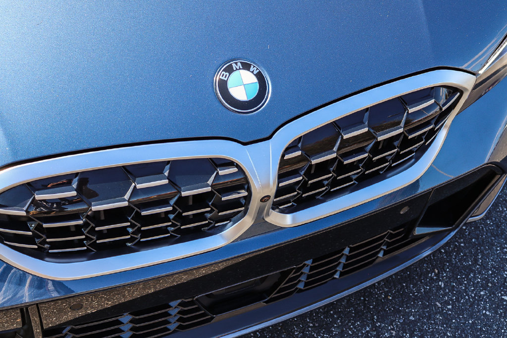 Used 2025 BMW M340i RWD image 11