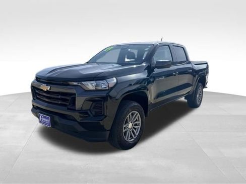 Used 2023 Chevrolet Colorado LT image 1