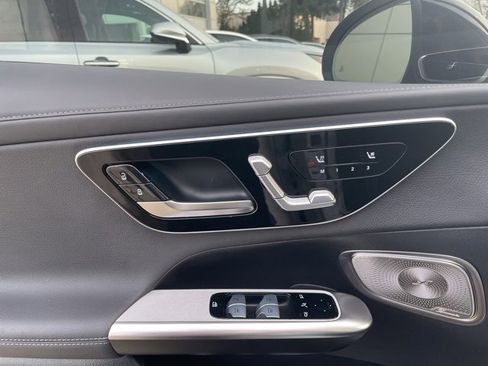 Used 2024 Mercedes-Benz GLC 300 4MATIC image 13