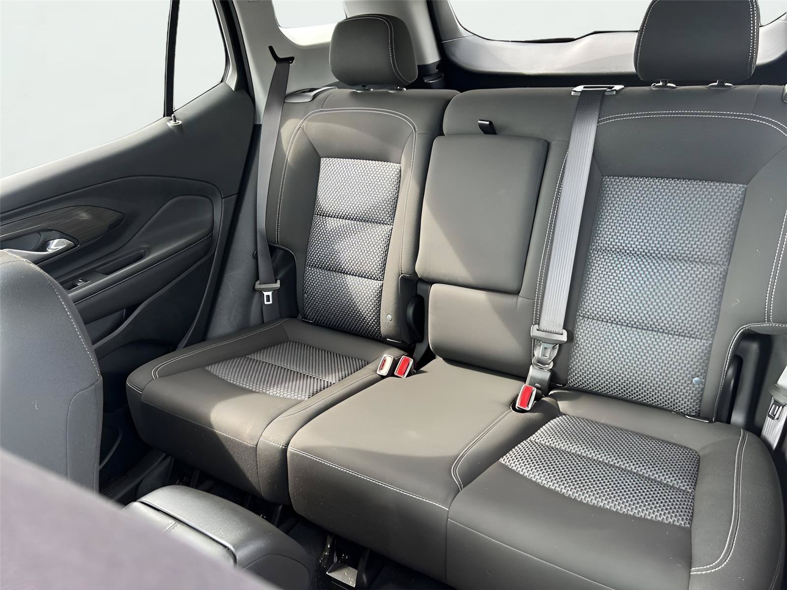 Certified 2022 GMC Terrain SLE w/ Driver Convenience Package FWD image 16