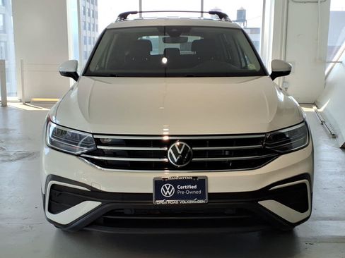 Used 2024 Volkswagen Tiguan SE AWD/4WD image 2