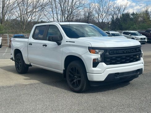 Used 2024 Chevrolet Silverado 1500 Custom w/ LPO, Dark Essentials Package image 3