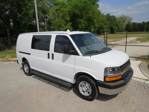Used 2016 Chevrolet Express 3500 image 28