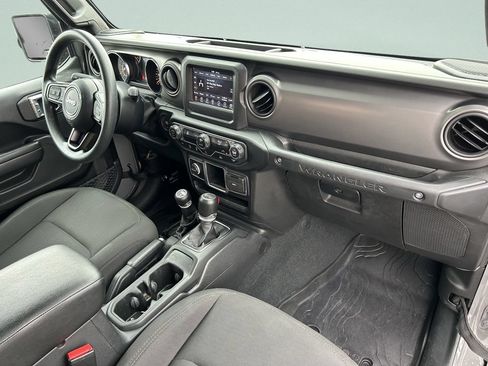 Used 2022 Jeep Wrangler Sport AWD/4WD image 16