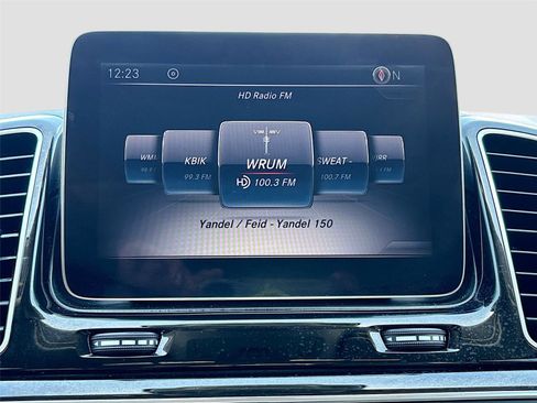 Used 2018 Mercedes-Benz GLE 350 w/ Premium 1 Package image 16