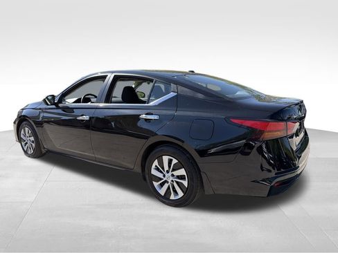 Used 2025 Nissan Altima 2.5 S image 5