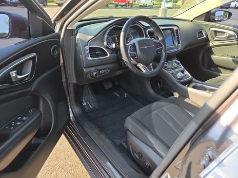 Used 2015 Chrysler 200 Limited w/ Spring Special Group FWD image 10