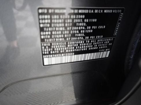 Used 2020 Volkswagen Tiguan SE w/ Panoramic Sunroof Package FWD image 22