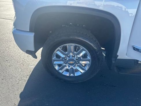 Used 2025 Chevrolet Silverado 3500 High Country w/ High Country Premium Package image 31