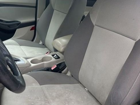 Used 2012 Ford Focus SE FWD image 7