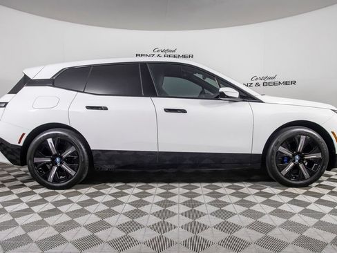 Used 2024 BMW iX xDrive50 w/ Sport Package AWD/4WD image 3