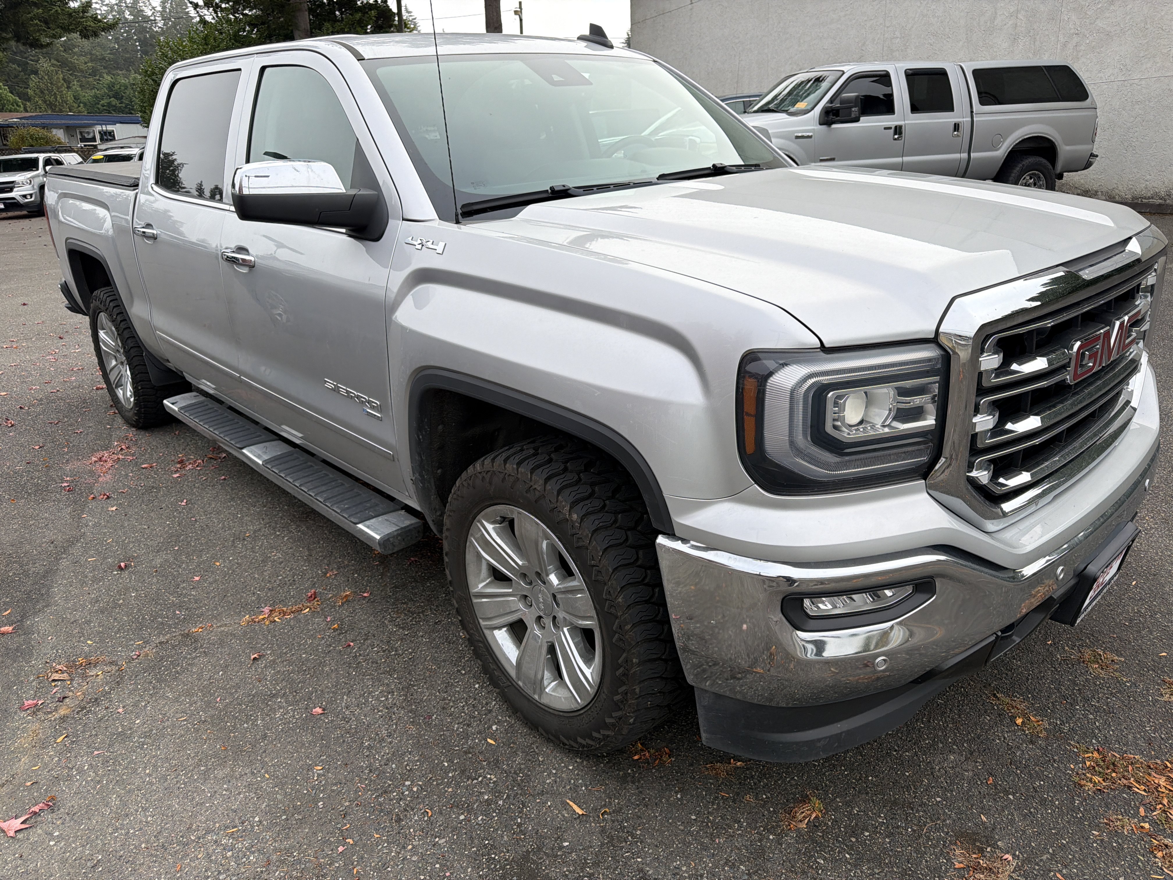 Used 2018 GMC Sierra 1500 SLT AWD/4WD image 3