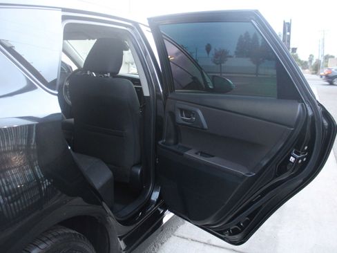 Used 2018 Toyota Corolla iM image 8