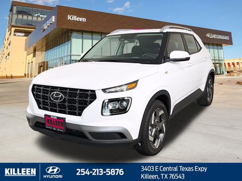 Used 2025 Hyundai Venue SEL FWD image 4
