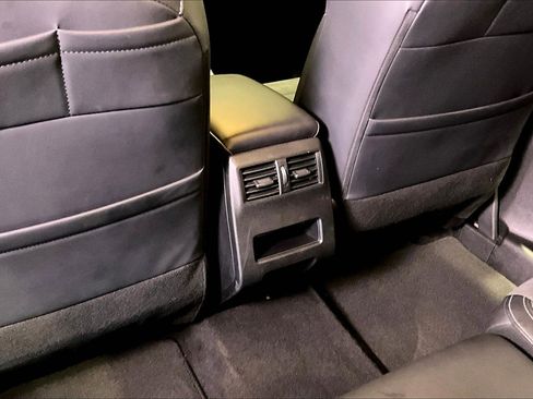 Used 2024 Mitsubishi Outlander SE image 10