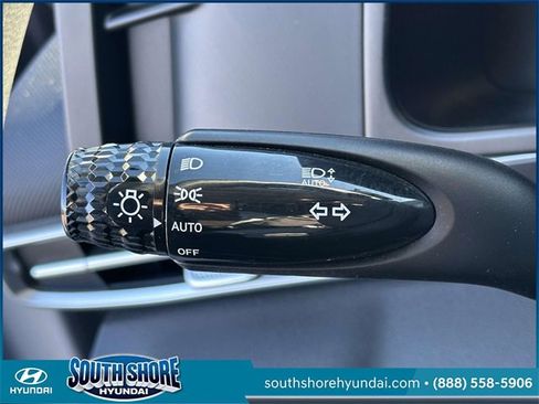 Certified 2021 Hyundai Elantra SE image 23