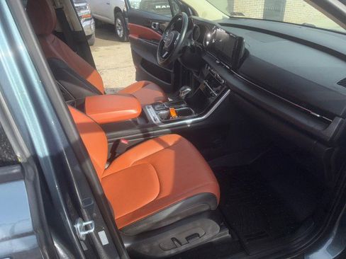 Used 2022 Kia Carnival SX image 14