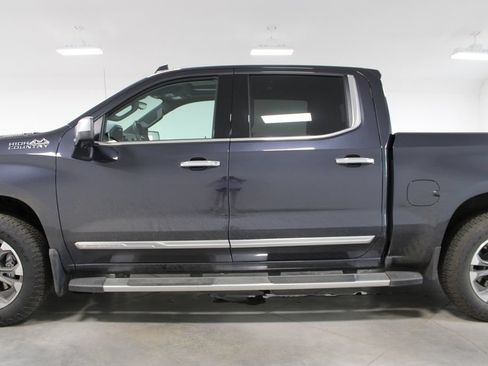 Used 2023 Chevrolet Silverado 1500 High Country w/ Technology Package AWD/4WD image 6