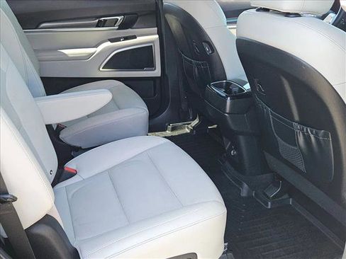 Used 2022 Kia Telluride S FWD image 24
