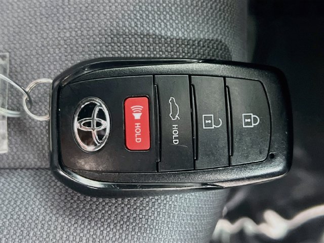 Used 2026 Toyota Corolla SE FWD image 33