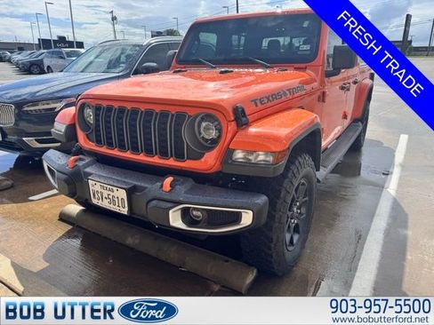 Used 2025 Jeep Gladiator Sport image 1