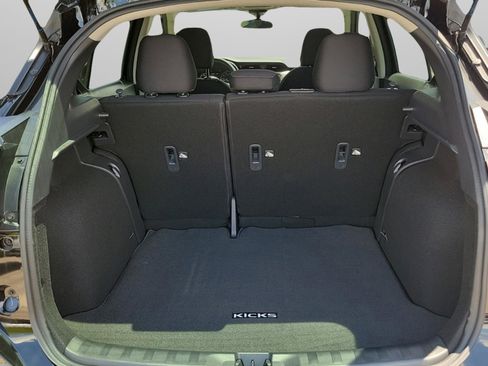 New 2024 Nissan Kicks SV image 8