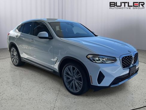 Certified 2024 BMW X4 xDrive30i w/ Premium Package image 5