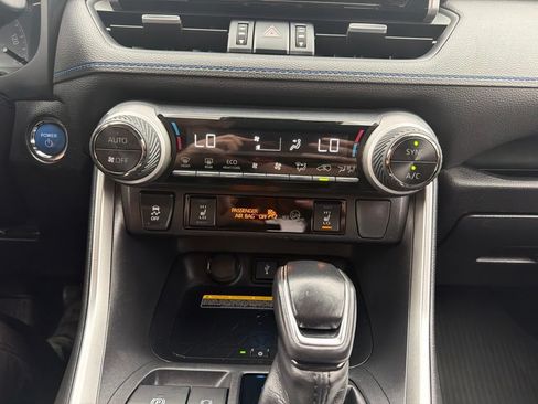 Used 2020 Toyota RAV4 XSE AWD/4WD image 28