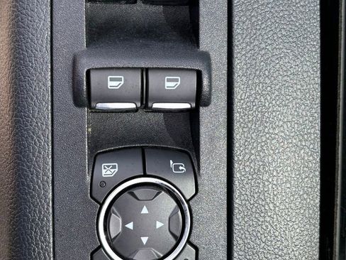 Used 2019 Ford F150 Platinum w/ Equipment Group 701A Luxury AWD/4WD image 30