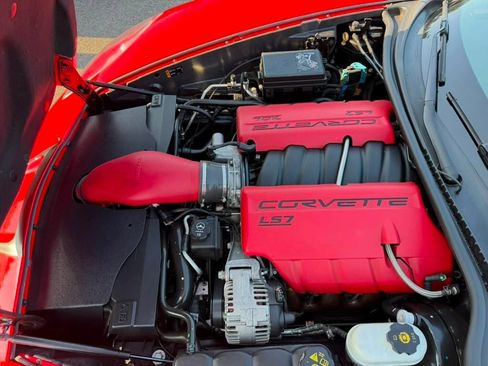 Used 2013 Chevrolet Corvette Z06 RWD image 9