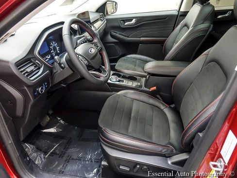 Certified 2022 Ford Escape SEL w/ SEL Stealth AWD Package image 10