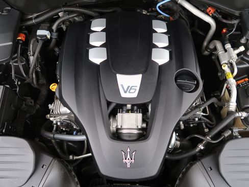 Used 2022 Maserati Levante GT AWD/4WD image 48