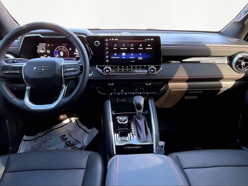 Used 2025 Chevrolet Colorado Z71 w/ Technology Package image 8