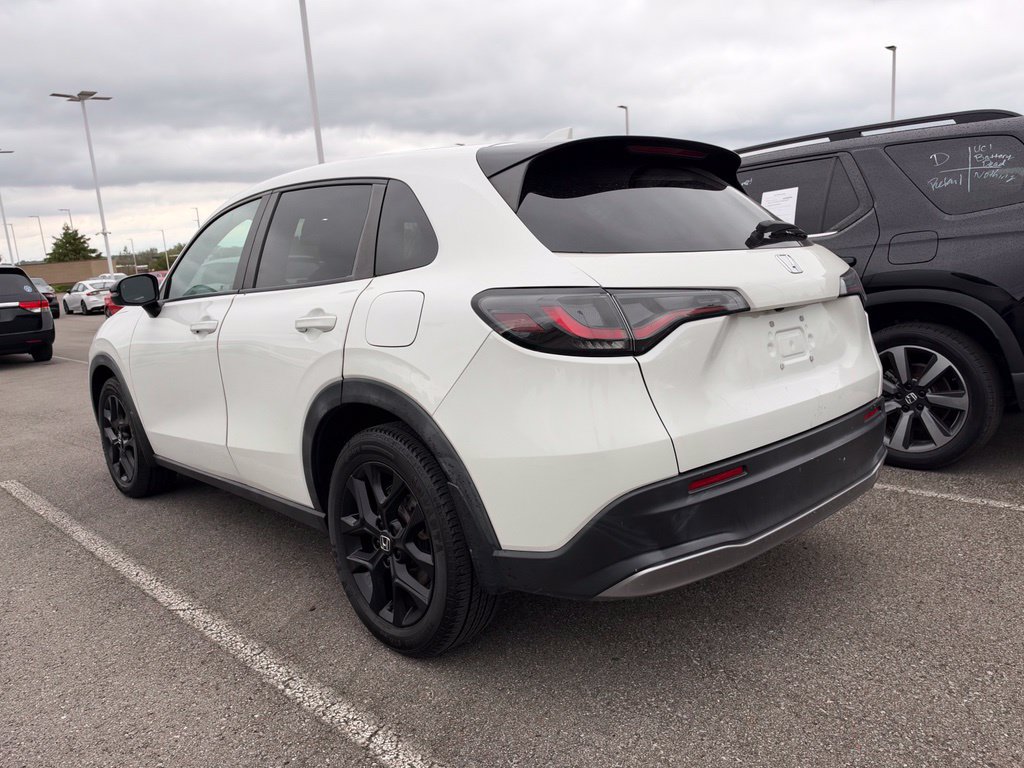 Used 2023 Honda HR-V Sport image 5