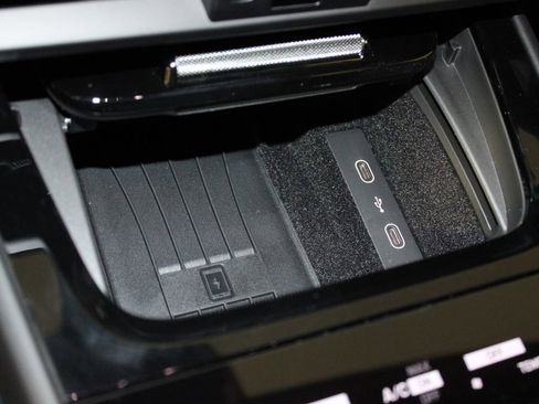 Certified 2026 Porsche Cayenne image 30