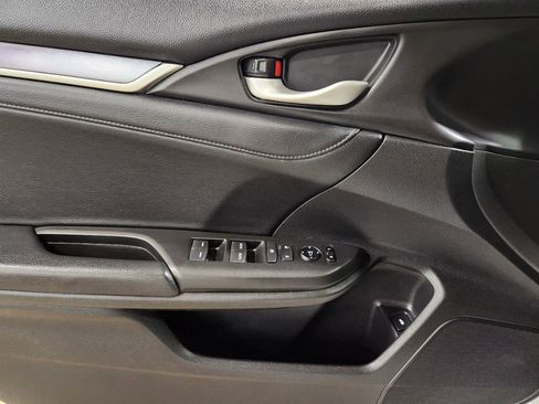 Used 2018 Honda Civic Touring image 39