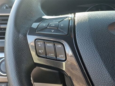 Used 2018 Ford Explorer XLT w/ Equipment Group 202A image 21