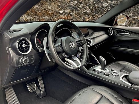 Used 2022 Alfa Romeo Stelvio Sprint image 11