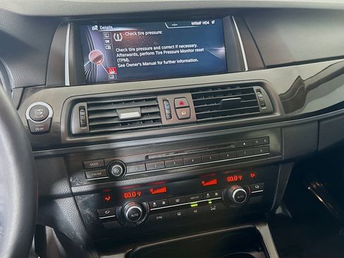 Used 2016 BMW 528i Sedan RWD image 18