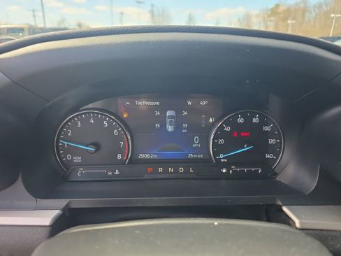 Used 2022 Ford Explorer XLT w/ Equipment Group 202A image 17