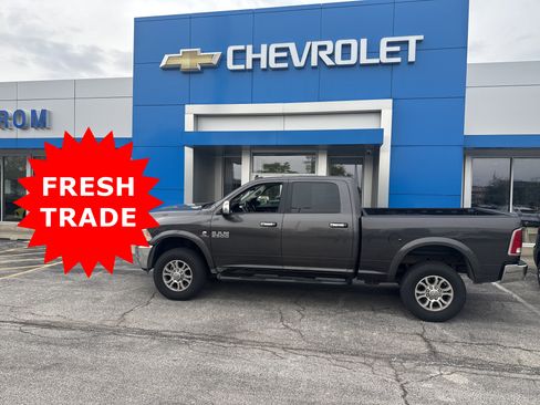 Used 2017 RAM 2500 Laramie AWD/4WD image 2