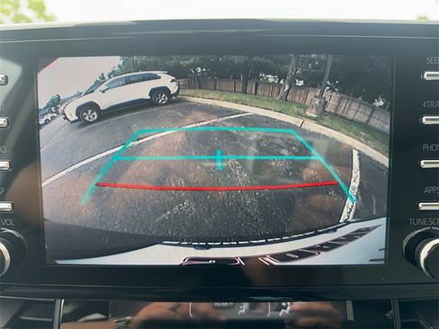 Used 2024 Toyota Sienna XLE image 24