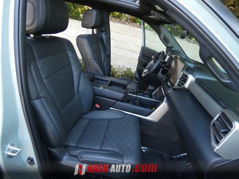Used 2025 Toyota Tundra Limited w/ TRD Off-Road Package AWD/4WD image 31