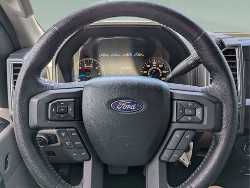Used 2015 Ford F150 XLT w/ Equipment Group 302A Luxury AWD/4WD image 29