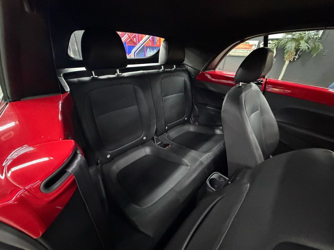 Used 2013 Volkswagen Beetle TDI FWD image 17