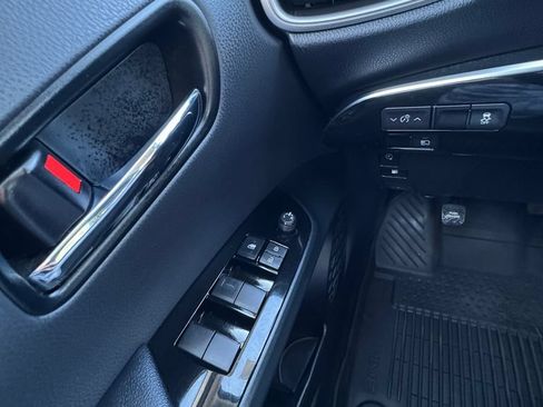 Used 2021 Toyota Prius Prime XLE FWD image 17