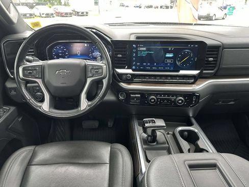 Used 2022 Chevrolet Silverado 1500 RST AWD/4WD image 12