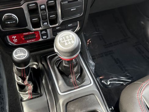 Used 2021 Jeep Wrangler Unlimited Rubicon image 14