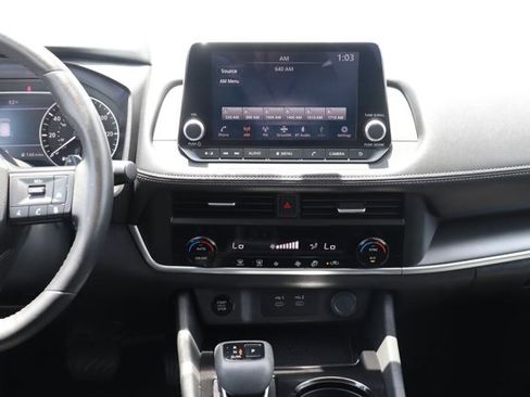 Used 2025 Nissan Rogue SV FWD image 14